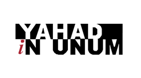 Logo Yahad In Unum: 'YAHAD' en lettres noires au-dessus d'un bandeau noir contenant 'iN UNUM'; le 'i' est rouge.